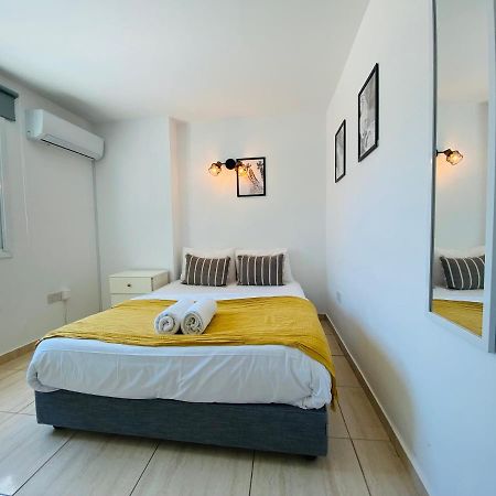 Serena'S 2-Br Apartment In Larnaka Exterior foto