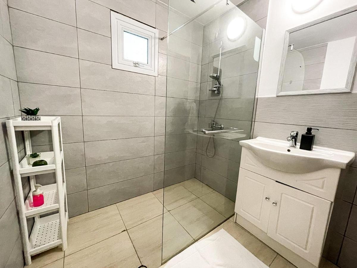 Serena'S 2-Br Apartment In Larnaka Exterior foto