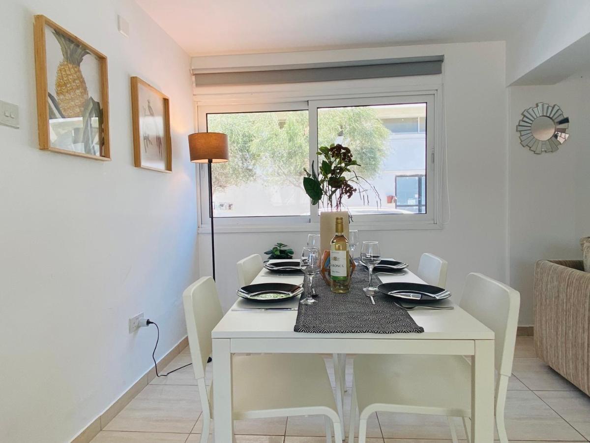 Serena'S 2-Br Apartment In Larnaka Exterior foto