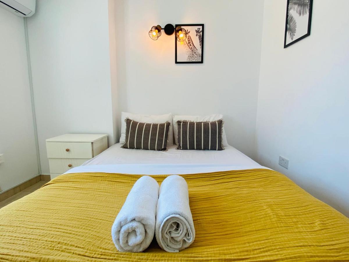 Serena'S 2-Br Apartment In Larnaka Exterior foto