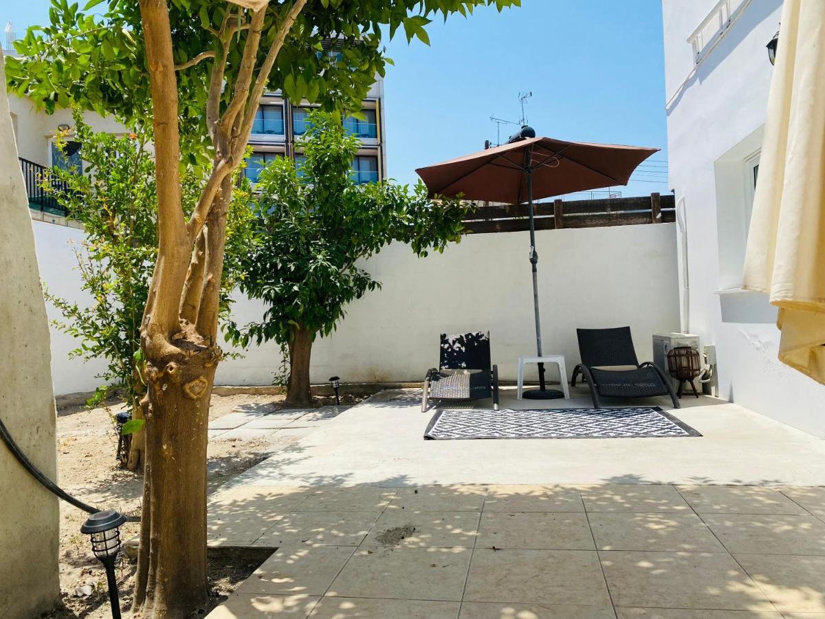 Serena'S 2-Br Apartment In Larnaka Exterior foto